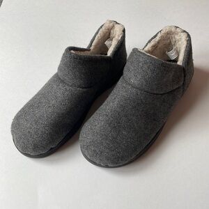 Dearfoams • slippers (inside/outside) • size Medium 7/8